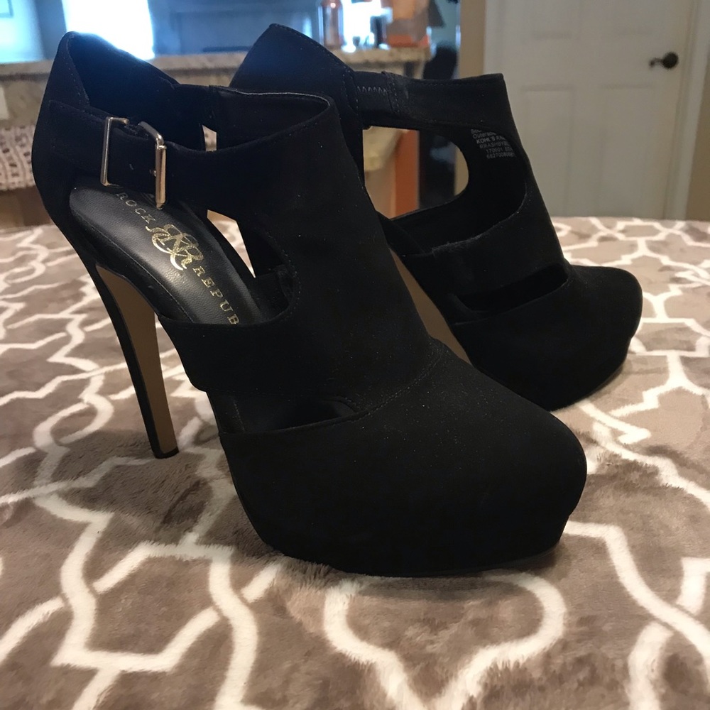 Rock n Republic Suede Pumps